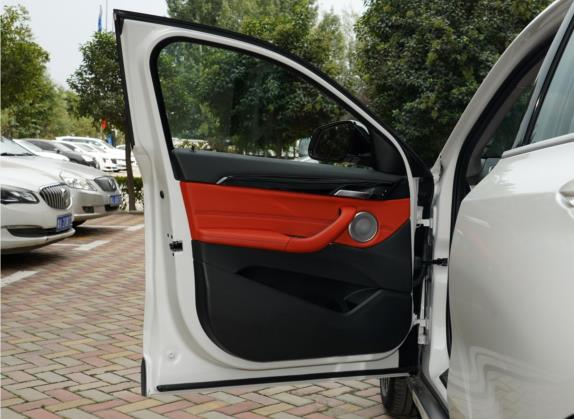 宝马X2 2021款 sDrive20i M越野套装 车厢座椅   前门板