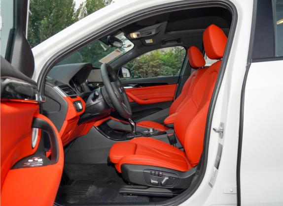 宝马X2 2021款 sDrive25i 领先型M运动套装 车厢座椅   前排空间