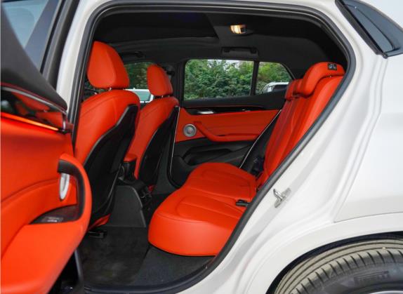 宝马X2 2021款 sDrive25i 领先型M运动套装 车厢座椅   后排空间