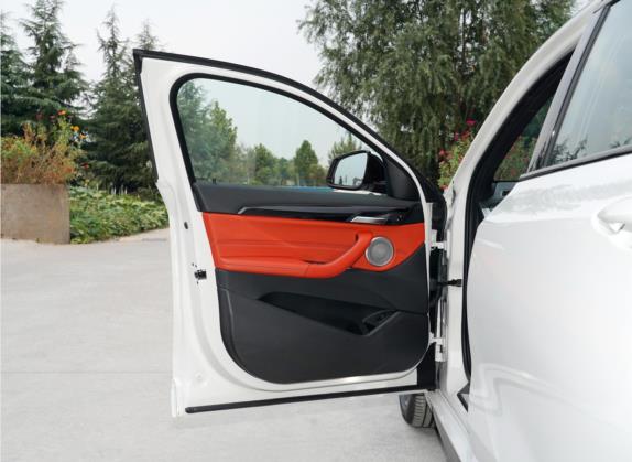 宝马X2 2021款 sDrive25i 领先型M运动套装 车厢座椅   前门板