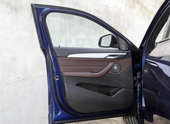 宝马X2 2021款 sDrive25i 尊享型M运动套装 车厢座椅   前门板