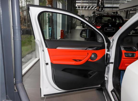 宝马X2 2021款 xDrive25i M越野套装 车厢座椅   前门板