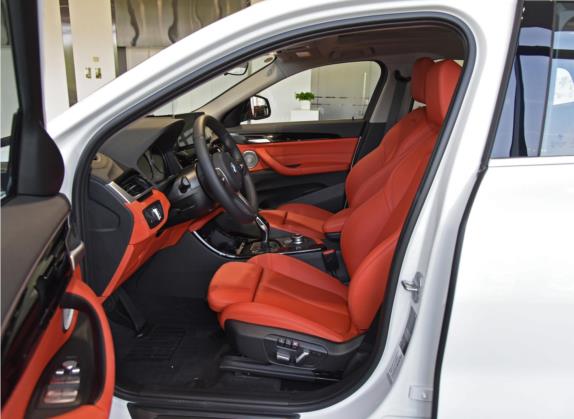 宝马X2 2021款 改款 sDrive25i M越野套装 车厢座椅   前排空间