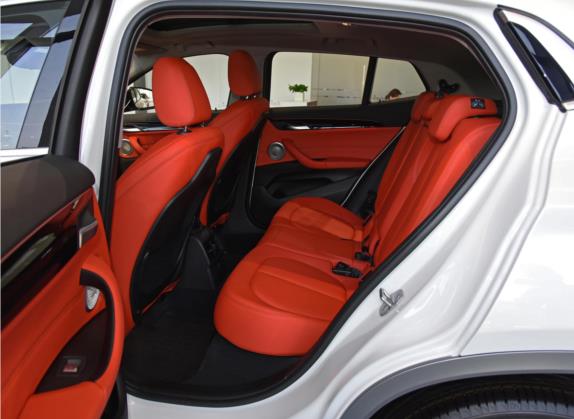 宝马X2 2021款 改款 sDrive25i M越野套装 车厢座椅   后排空间