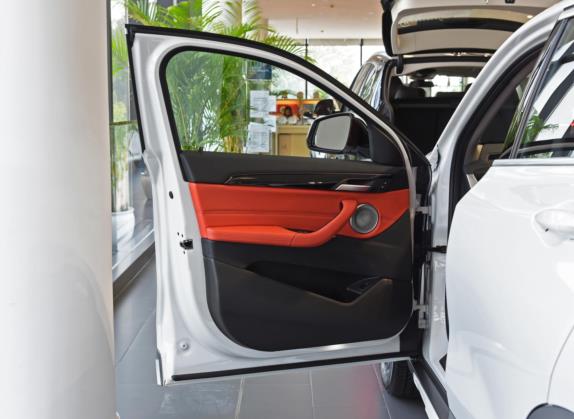 宝马X2 2021款 改款 sDrive25i M越野套装 车厢座椅   前门板