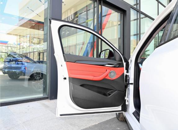 宝马X2 2022款 sDrive25i M运动套装 车厢座椅   前门板