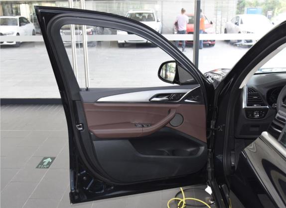 宝马iX3 2021款 改款 创领型 车厢座椅   前门板