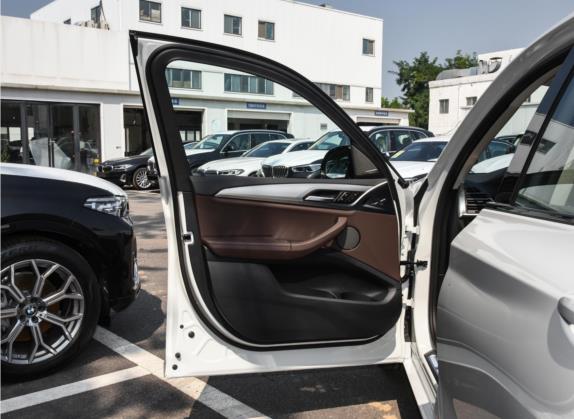 宝马iX3 2022款 创领型 车厢座椅   前门板
