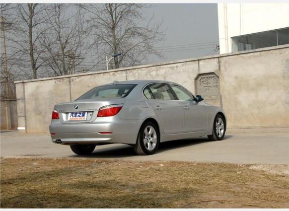 宝马5系 2009款 523Li 领先型 外观   斜后