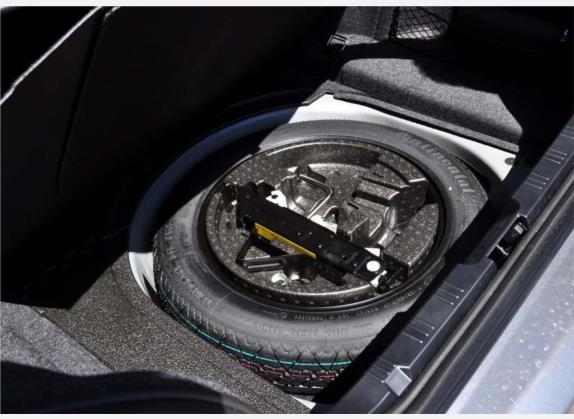 宝马5系 2009款 525Li 领先型 其他细节类   备胎