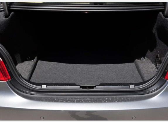 宝马5系 2009款 525Li 领先型 车厢座椅   后备厢