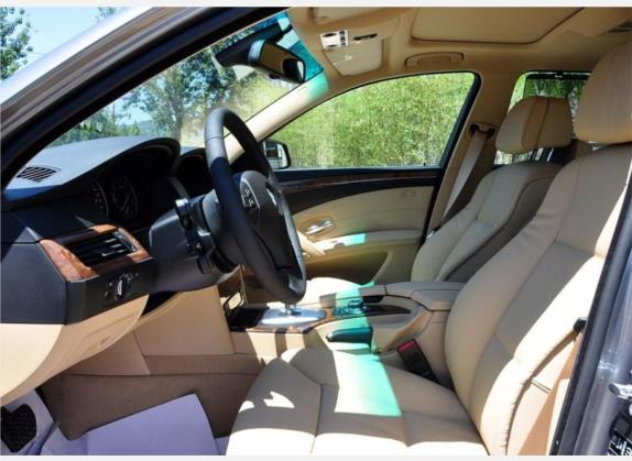 宝马5系 2009款 525Li 豪华型 车厢座椅   前排空间