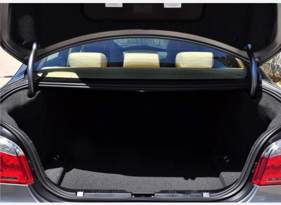 宝马5系 2009款 525Li 豪华型 车厢座椅   后备厢