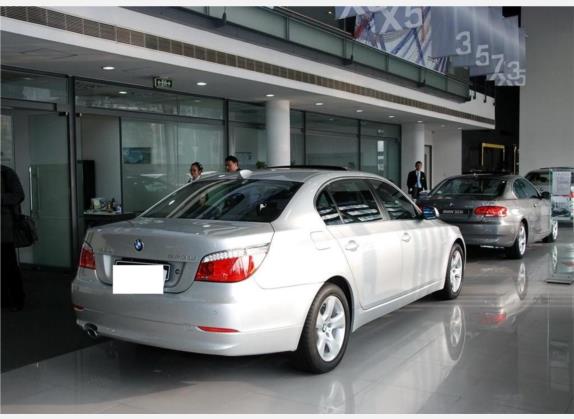 宝马5系 2010款 520Li 豪华型 外观   斜后