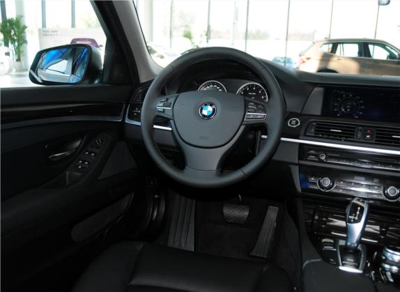 宝马5系 2013款 530Li 领先型 中控类   驾驶位
