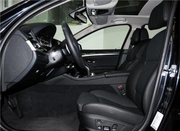 宝马5系 2013款 535Li 行政型 车厢座椅   前排空间