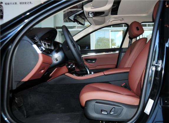 宝马5系 2014款 525Li 领先型 车厢座椅   前排空间