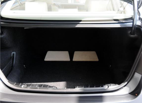 宝马5系 2014款 530Li 风尚设计套装 车厢座椅   后备厢