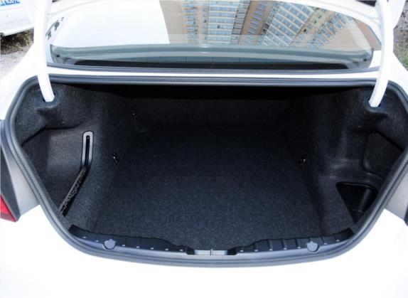 宝马5系 2014款 535Li 领先型 车厢座椅   后备厢