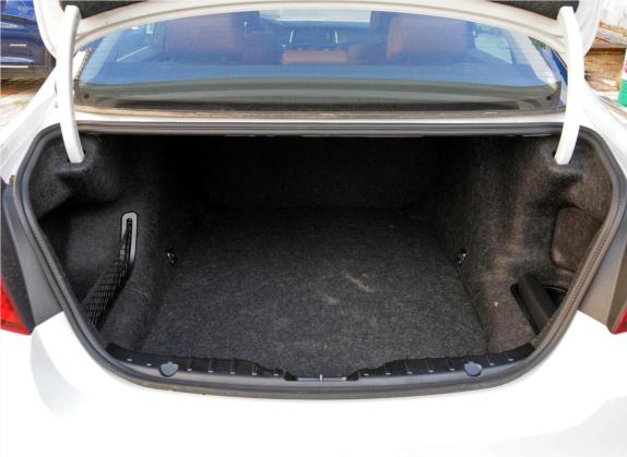 宝马5系 2014款 528Li xDrive领先型 车厢座椅   后备厢