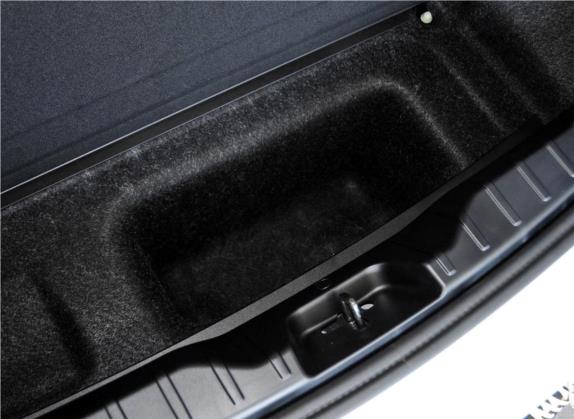 宝马5系 2014款 528Li 领先型 其他细节类   备胎