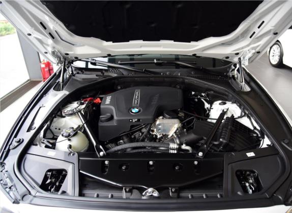 宝马5系 2017款 528Li xDrive豪华设计套装 其他细节类   发动机舱