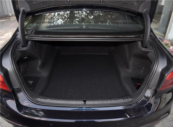 宝马5系 2018款 530Li xDrive M运动套装 车厢座椅   后备厢