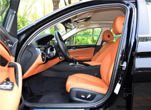 宝马5系 2018款 528Li 上市特别版 车厢座椅   前排空间