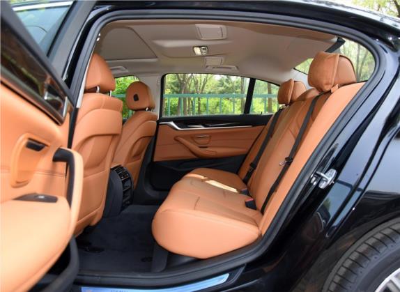 宝马5系 2018款 528Li 上市特别版 车厢座椅   后排空间