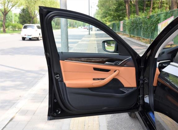 宝马5系 2018款 528Li 上市特别版 车厢座椅   前门板