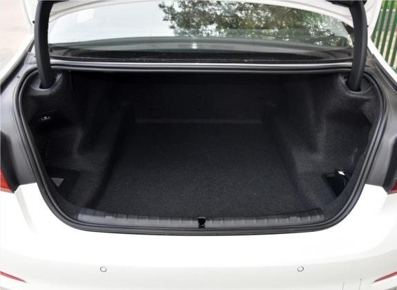 宝马5系 2018款 530Li 领先型 豪华套装 车厢座椅   后备厢