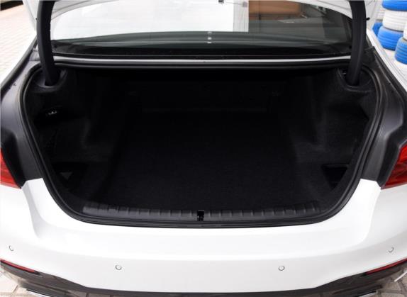 宝马5系 2018款 530Li 尊享型 M运动套装 车厢座椅   后备厢