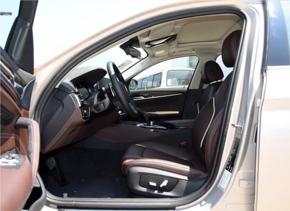 宝马5系 2018款 530Li xDrive 豪华套装 车厢座椅   前排空间