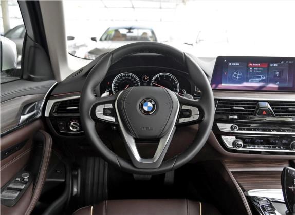 宝马5系 2018款 改款 530Li 领先型 豪华套装 中控类   驾驶位