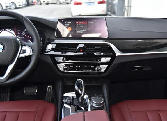 宝马5系 2018款 改款 530Li 领先型 M运动套装 中控类   中控台