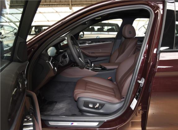 宝马5系 2019款 525Li M运动套装 车厢座椅   前排空间