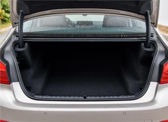 宝马5系 2019款 530Li 领先型 豪华套装 车厢座椅   后备厢