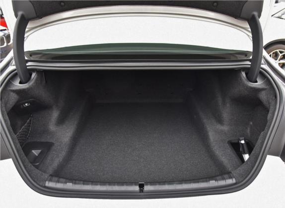 宝马5系 2019款 530Li 尊享型 豪华套装 车厢座椅   后备厢