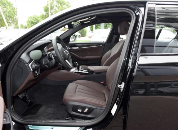 宝马5系 2019款 改款 525Li M运动套装 车厢座椅   前排空间