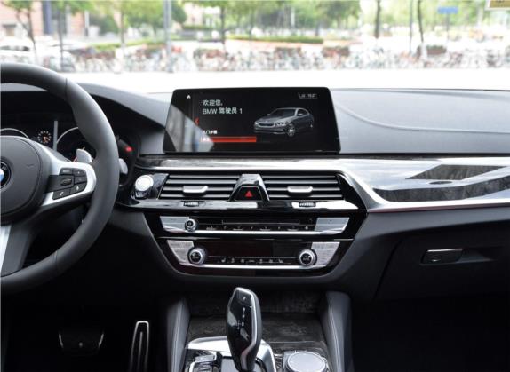 宝马5系 2019款 改款 530Li 领先型 M运动套装 中控类   中控台