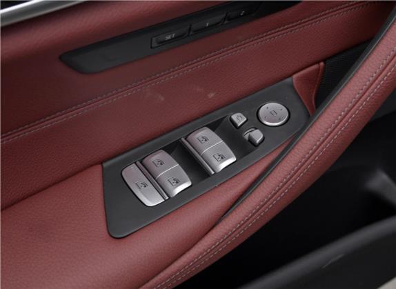 宝马5系 2019款 改款 530Li 领先型 M运动套装 车厢座椅   门窗控制