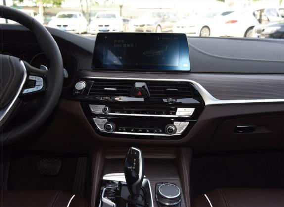 宝马5系 2019款 改款 530Li xDrive 豪华套装 中控类   中控台