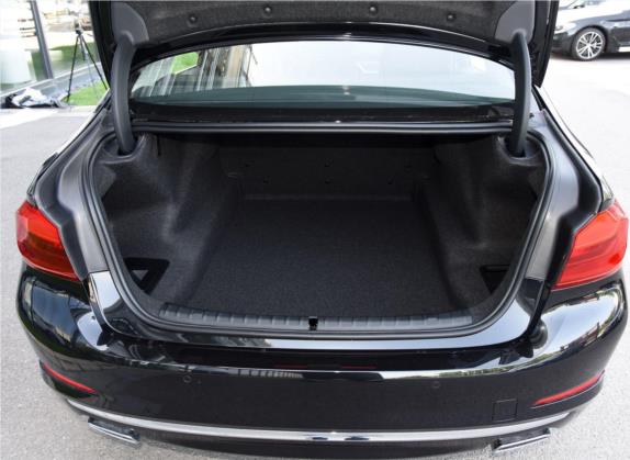 宝马5系 2019款 改款 530Li xDrive 豪华套装 车厢座椅   后备厢