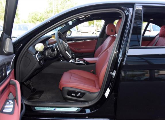 宝马5系 2019款 改款 530Li 尊享型 M运动套装 车厢座椅   前排空间