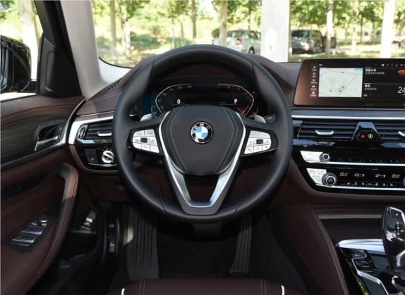 宝马5系 2020款 530Li xDrive 豪华套装 中控类   驾驶位