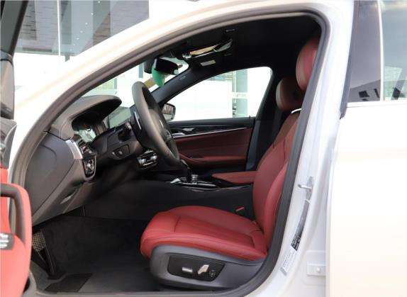 宝马5系 2020款 530Li xDrive M运动套装 车厢座椅   前排空间