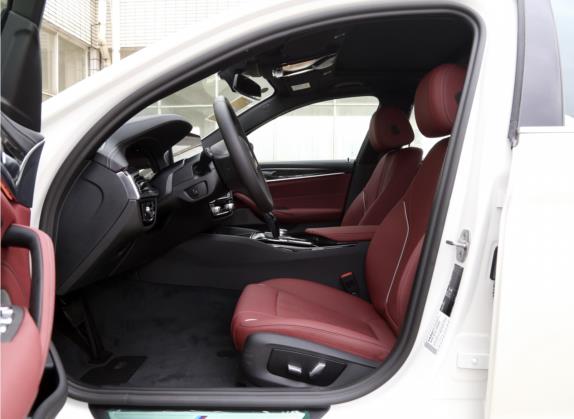 宝马5系 2021款 525Li M运动套装 车厢座椅   前排空间