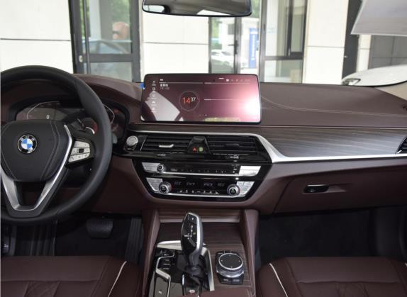 宝马5系 2021款 改款 530Li xDrive 豪华套装 中控类   中控台