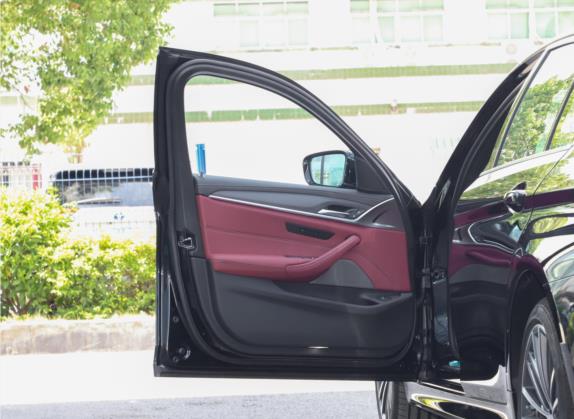 宝马5系 2021款 改款 530Li xDrive M运动套装 车厢座椅   前门板