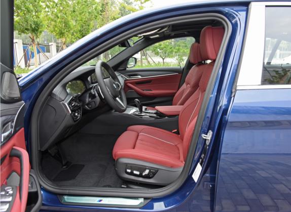 宝马5系 2021款 改款 530Li 尊享型 M运动套装 车厢座椅   前排空间